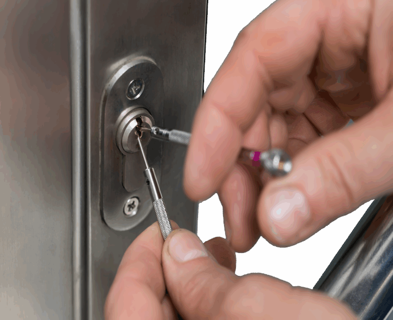 lockpicker-fixing-door-handle-at-home